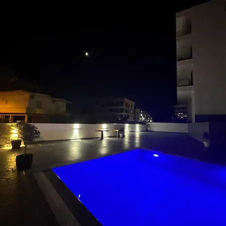 Alpha Blue Apartment *