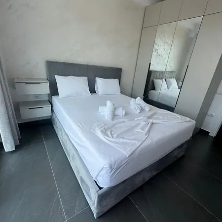 Alpha Blue Apartment Ksamil