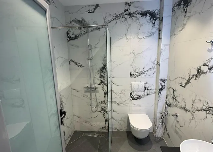 アパート Alpha Blue クサミル